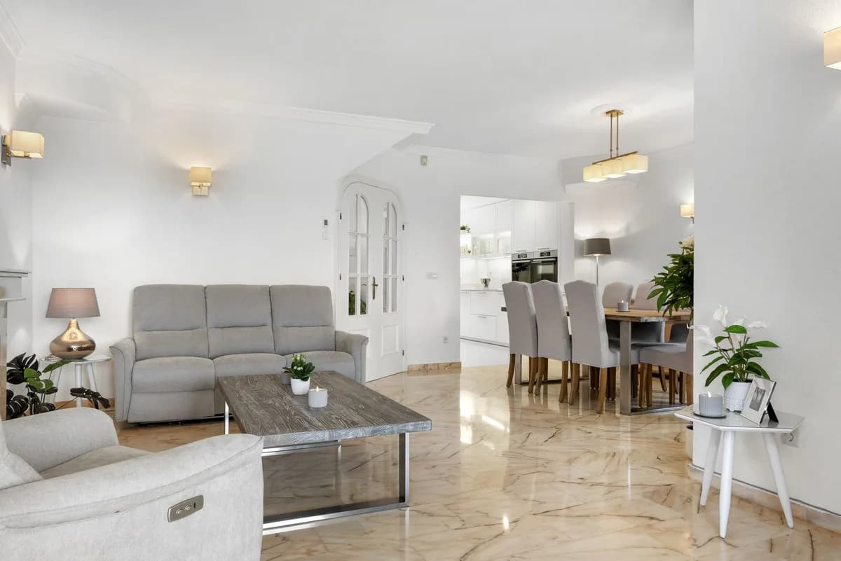 3 Bedroom Detached Villa for Sale in El Chaparral, Málaga - Image 9