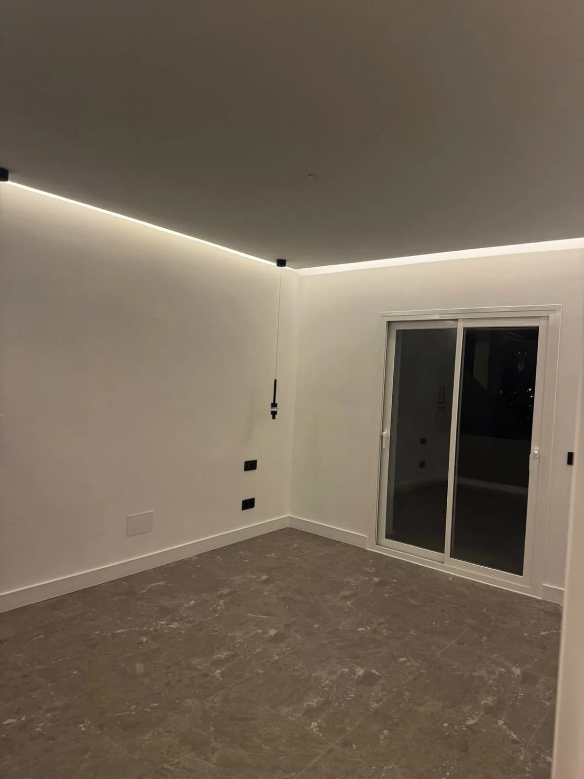 3 Bedroom Middle Floor Apartment for Sale in La Quinta, Málaga - Image 8