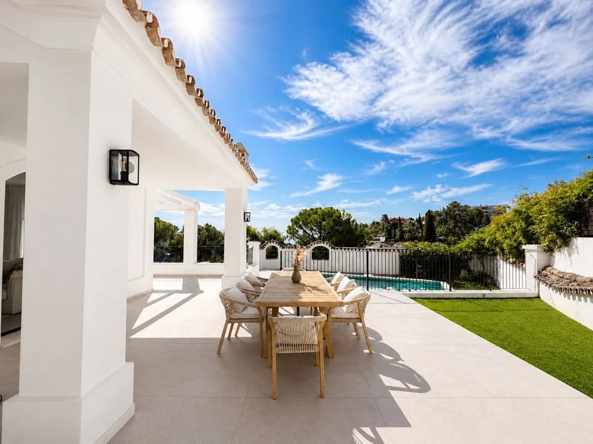 5 Bedroom Detached Villa for Sale in El Madroñal, Málaga - Image 4