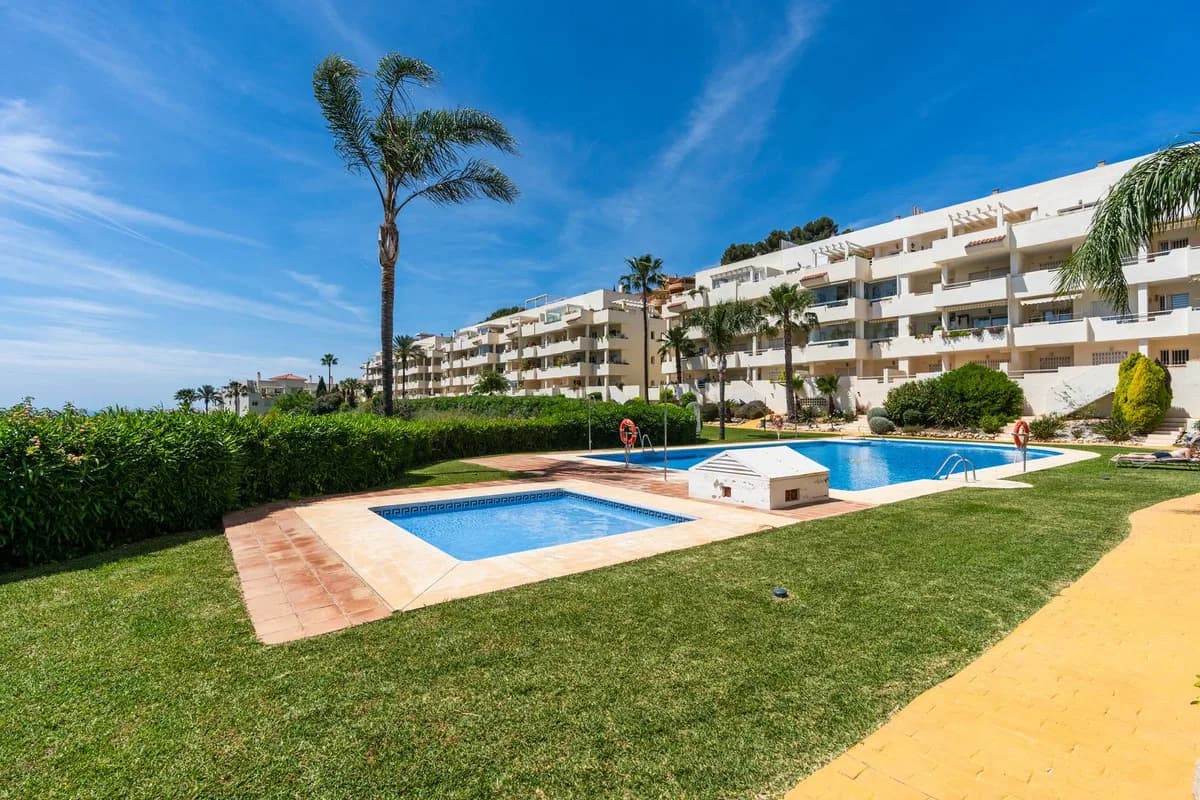 2 Bedroom Penthouse for Sale in Calahonda, Málaga - Image 5