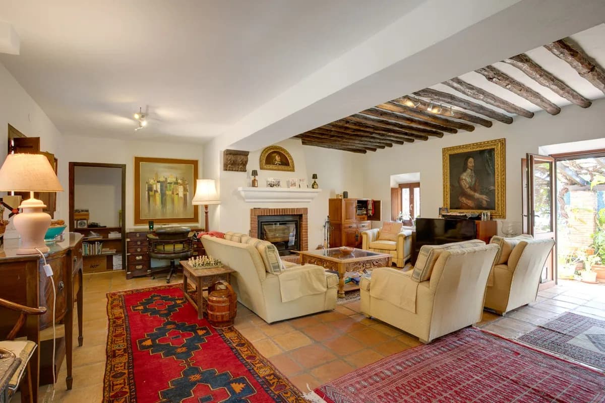3 Bedroom Detached Villa for Sale in Estepona, Málaga - Image 6