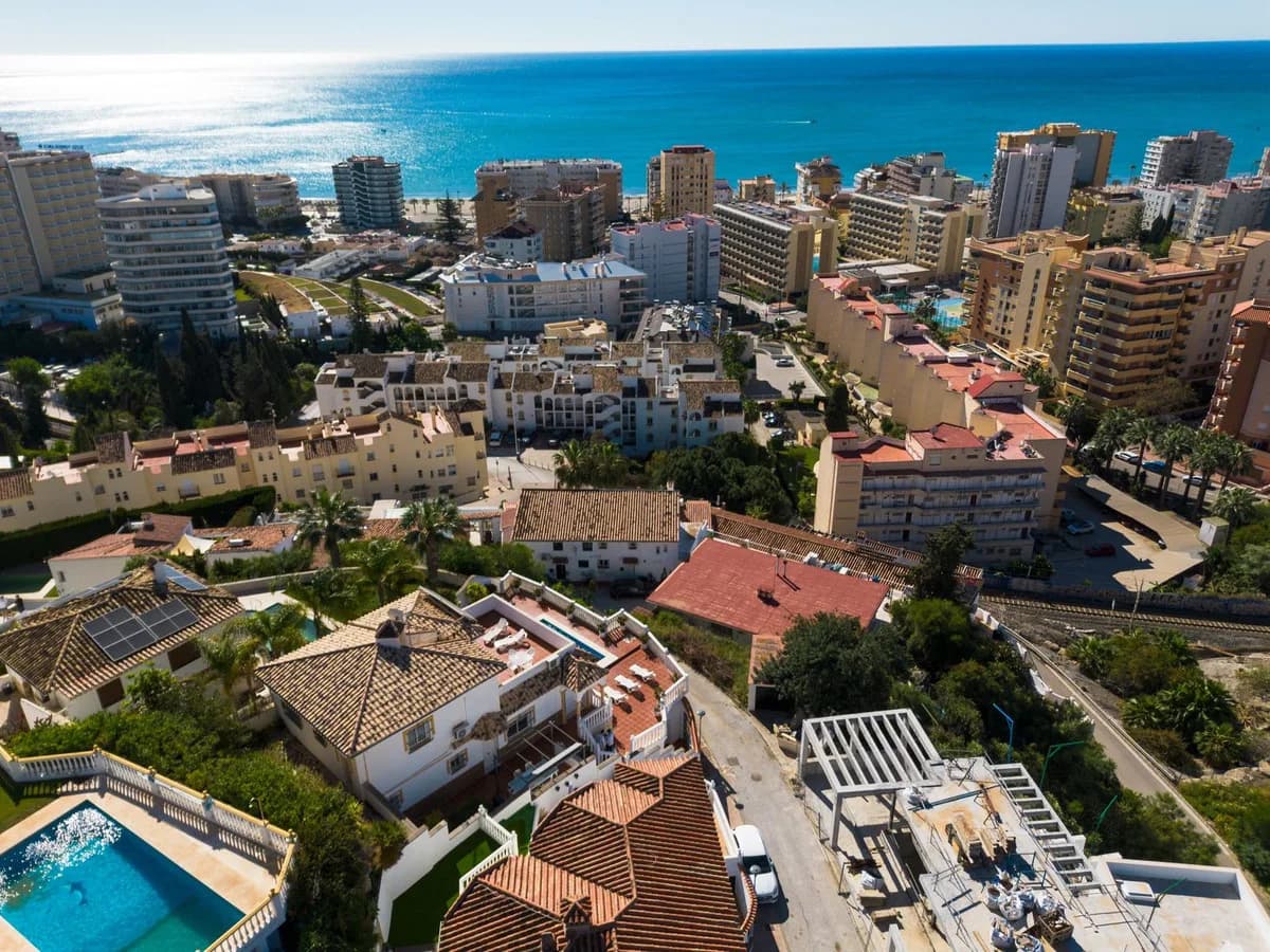 4 Bedroom Detached Villa for Sale in Torreblanca, Málaga - Image 2