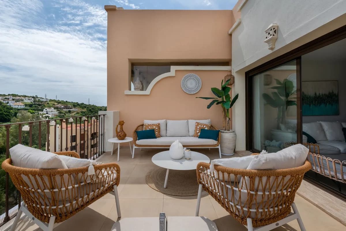 3 Bedroom Penthouse Duplex for Sale in Estepona, Málaga - Image 3
