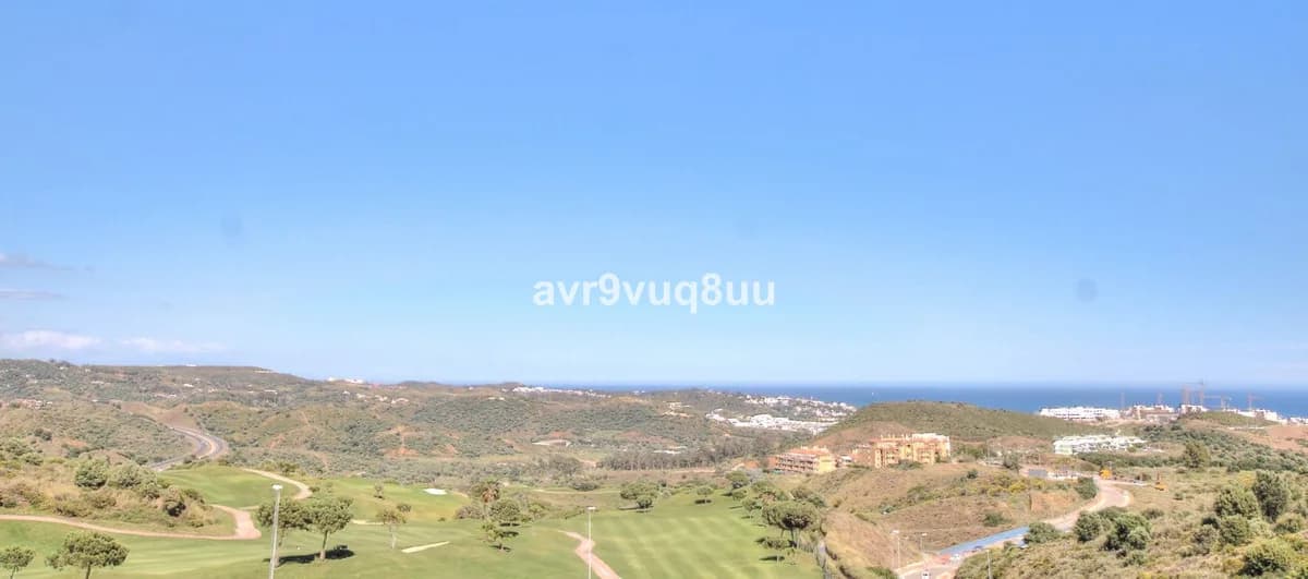 2 Bedroom Penthouse for Sale in Calanova Golf, Málaga - Image 2