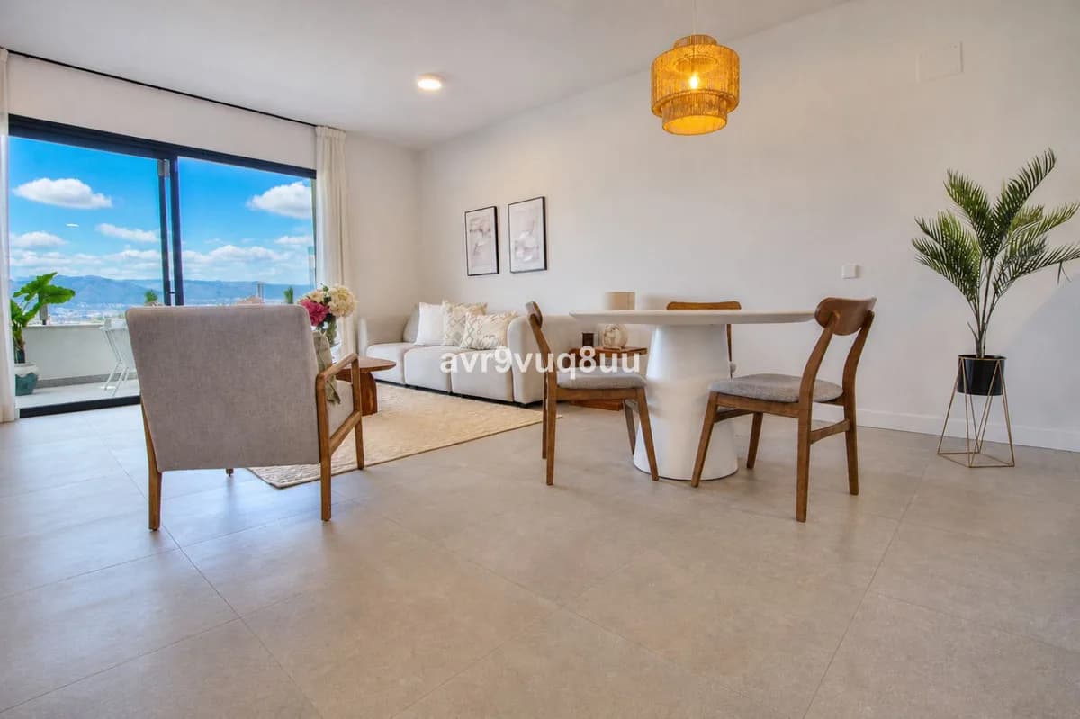 2 Bedroom Penthouse for Sale in Calanova Golf, Málaga - Image 3