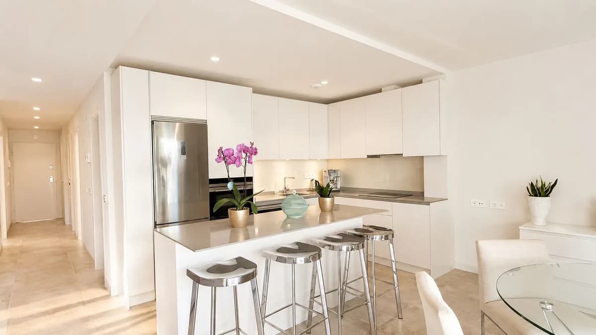 4 Bedroom Townhouse for Sale in La Cala de Mijas, Málaga - Image 7