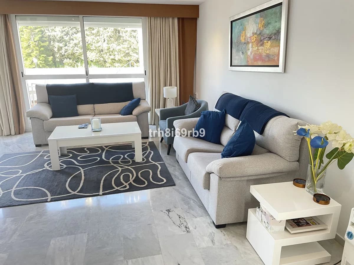 3 Bedroom Penthouse for Sale in Estepona, Málaga - Image 3