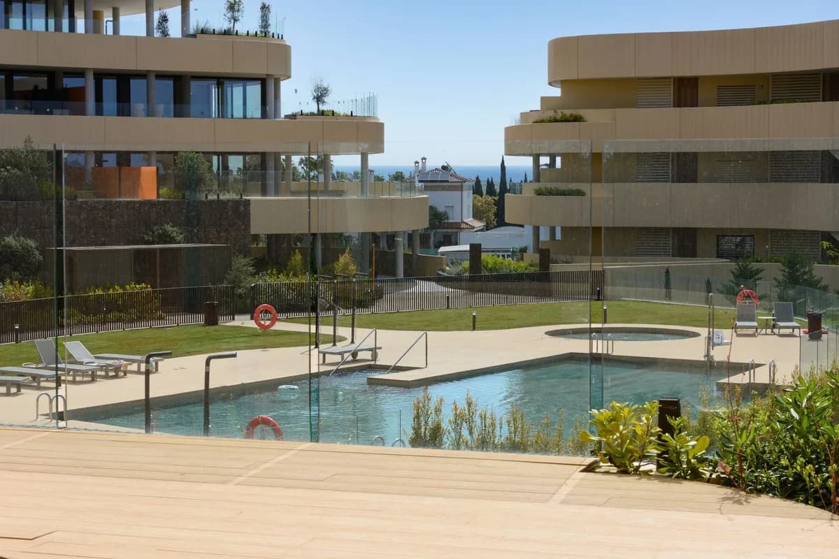 2 Bedroom Ground Floor Apartment for Sale in Fuengirola, Málaga - Image 2