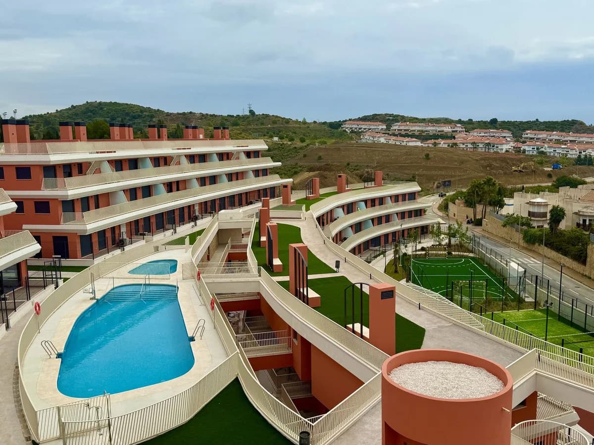 3 Bedroom Penthouse for Sale in El Chaparral, Málaga - Image 3