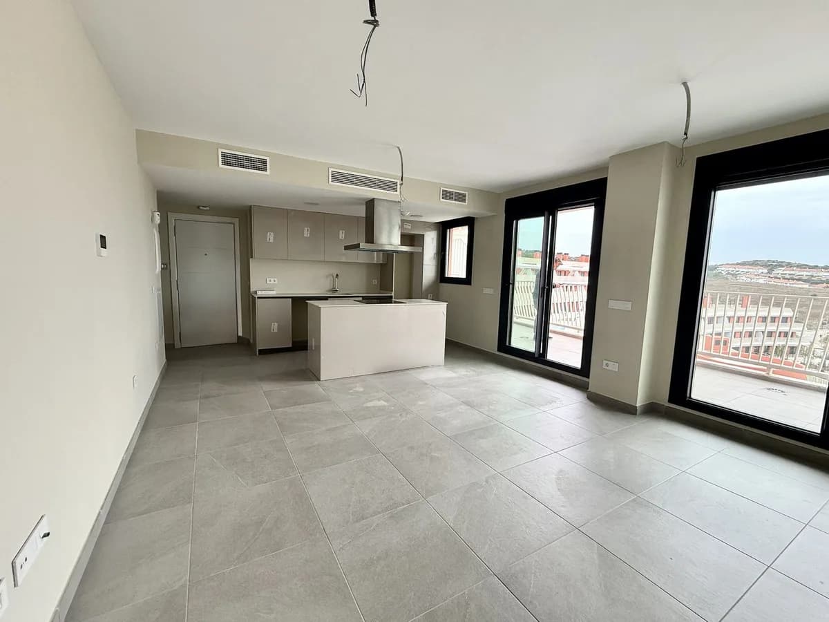 3 Bedroom Penthouse for Sale in El Chaparral, Málaga - Image 6