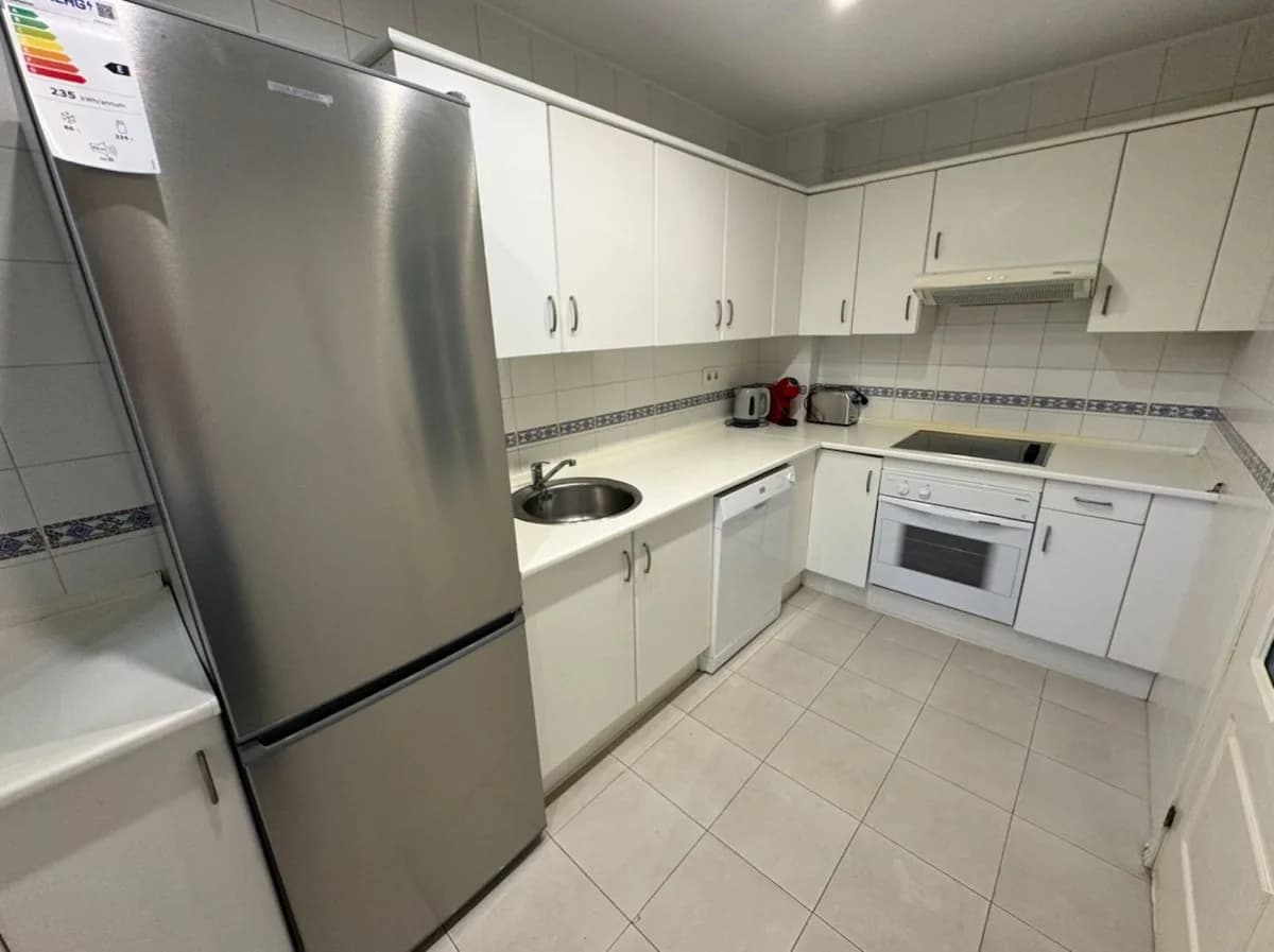 3 Bedroom Middle Floor Apartment for Sale in Guadalmina Baja, Málaga - Image 8