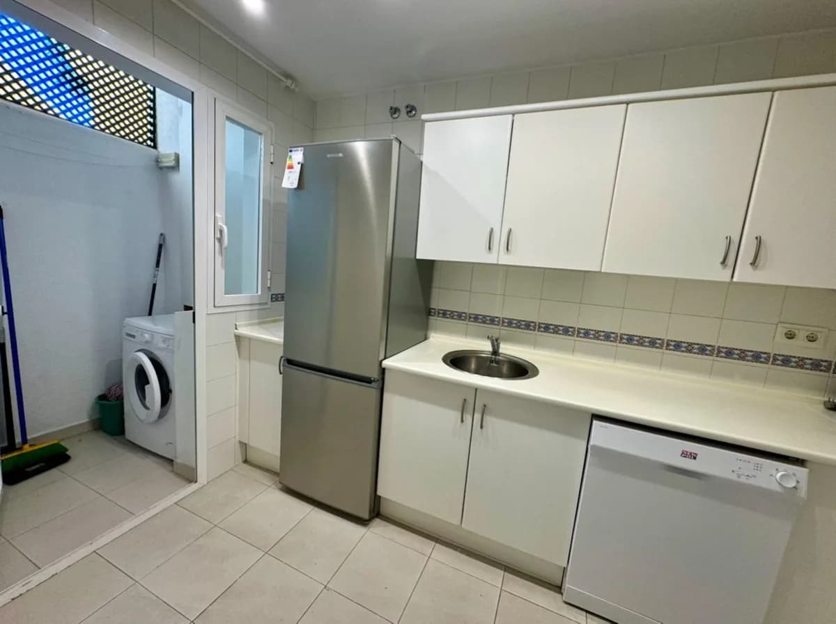 3 Bedroom Middle Floor Apartment for Sale in Guadalmina Baja, Málaga - Image 9