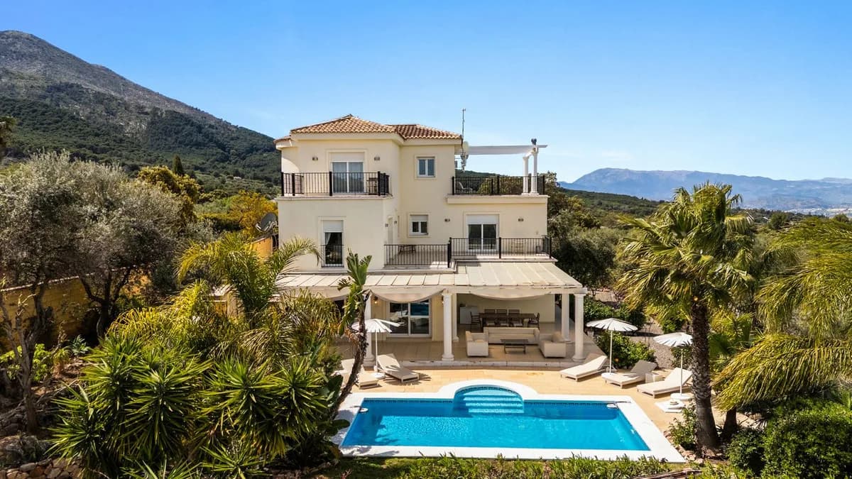 4 Bedroom Detached Villa for Sale in Alhaurín el Grande, Málaga