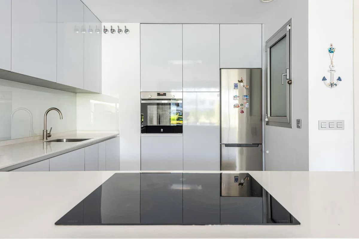 3 Bedroom Ground Floor Apartment for Sale in Bel Air, Málaga - Image 9