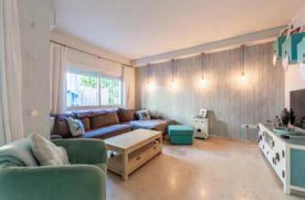 5 Bedroom Townhouse for Sale in San Pedro de Alcántara, Málaga - Image 3