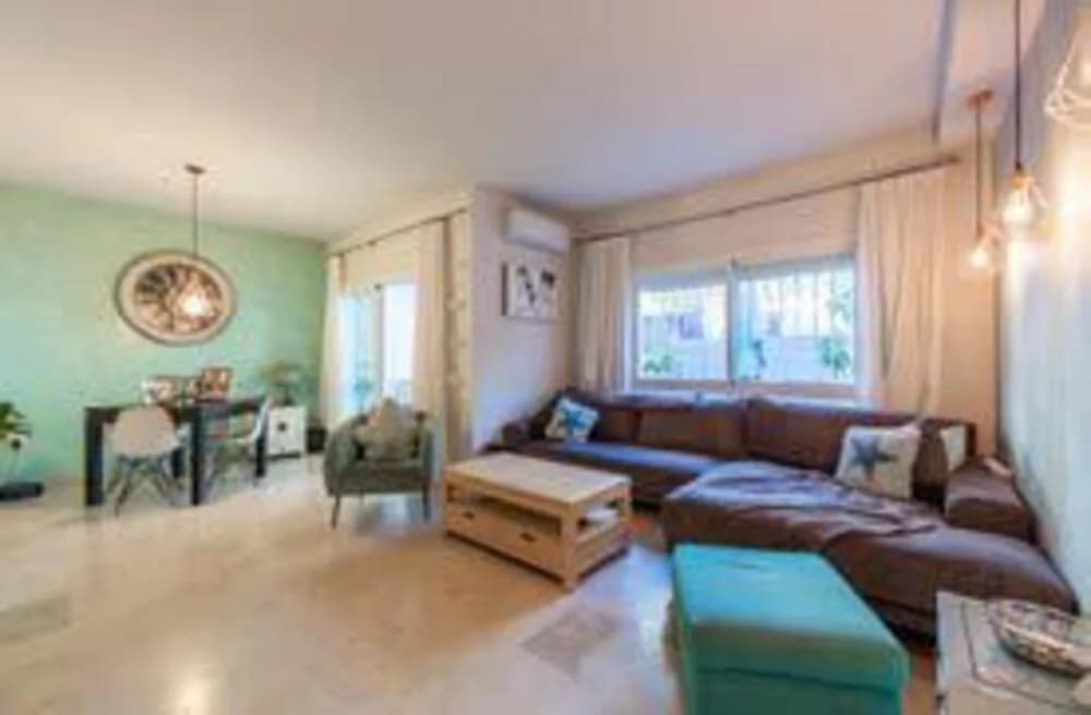 5 Bedroom Townhouse for Sale in San Pedro de Alcántara, Málaga - Image 8