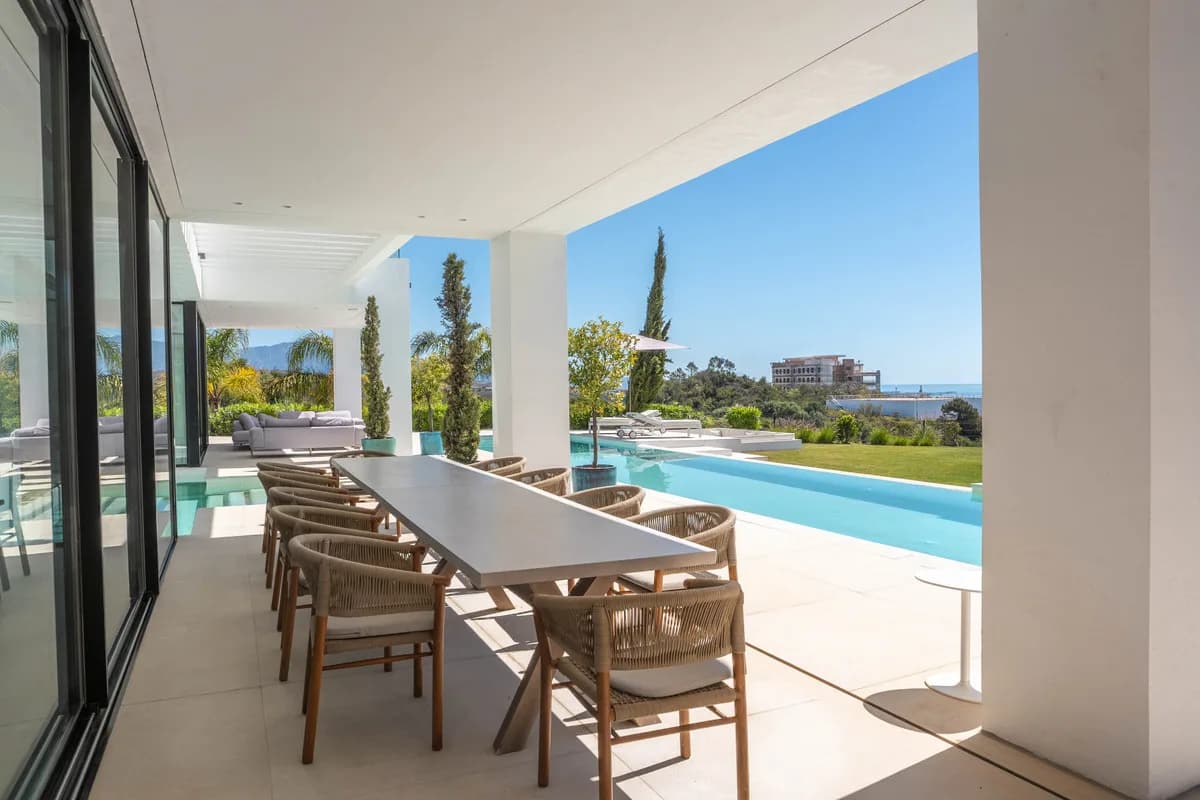 9 Bedroom Detached Villa for Sale in Estepona, Málaga - Image 5