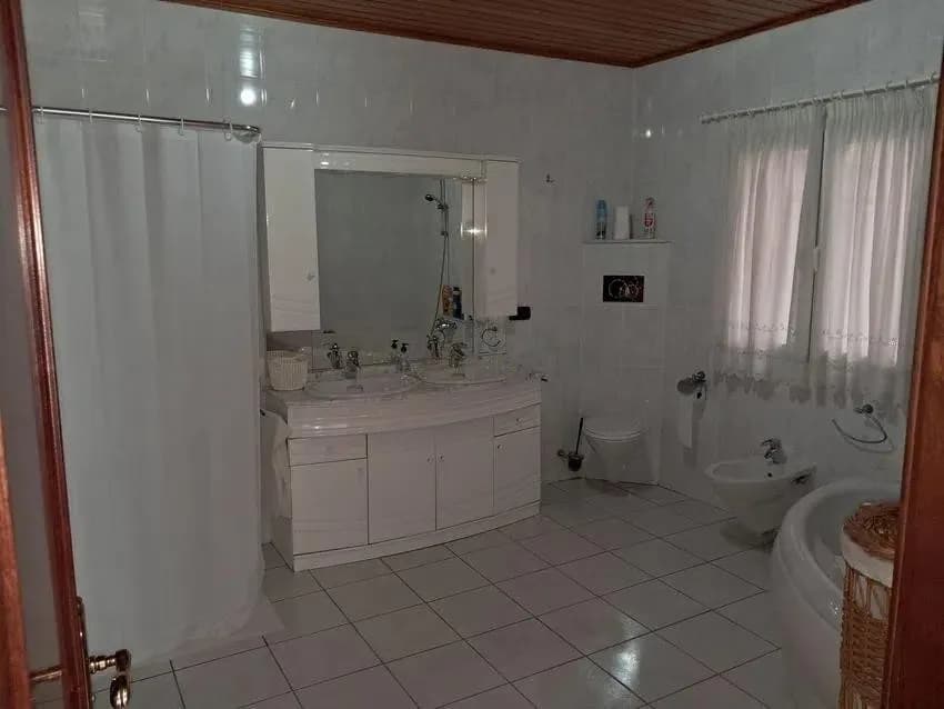 5 Bedroom Ground Floor Apartment for Sale in Alhaurín de la Torre, Málaga - Image 4