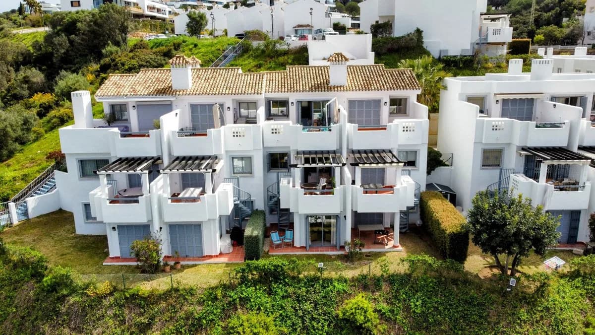 3 Bedroom Townhouse for Sale in Cabopino, Málaga - Image 2