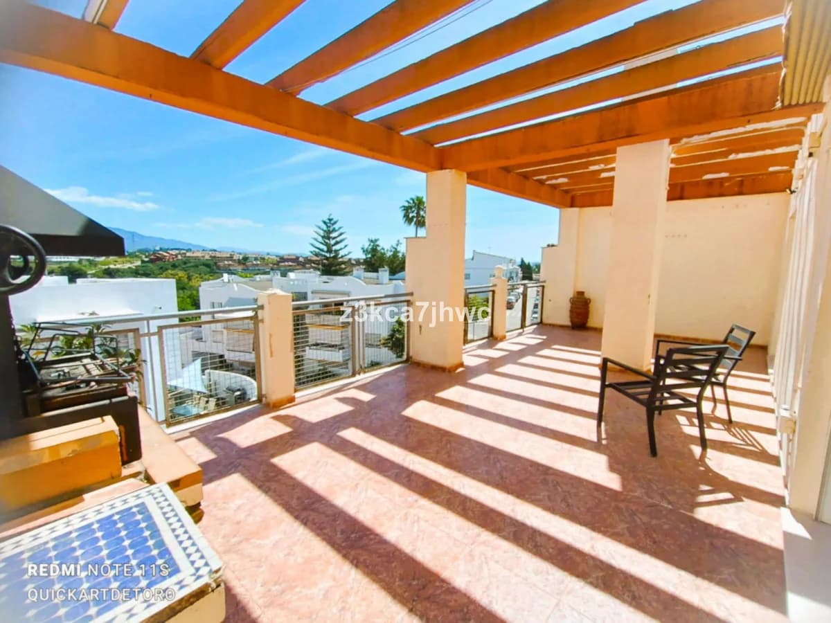 2 Bedroom Top Floor Apartment for Sale in Cancelada, Málaga