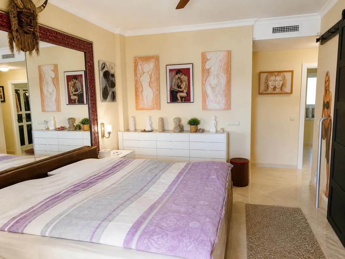 2 Bedroom Top Floor Apartment for Sale in La Mairena, Málaga - Image 6