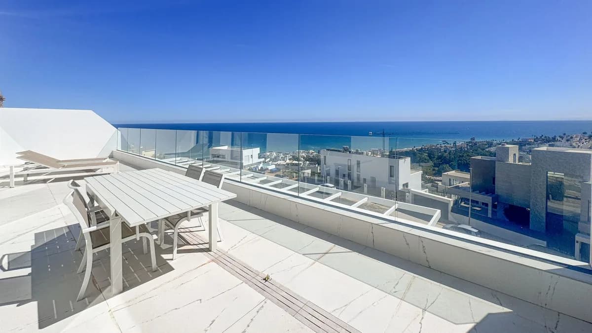 2 Bedroom Penthouse for Sale in Casares Playa, Málaga - Image 3