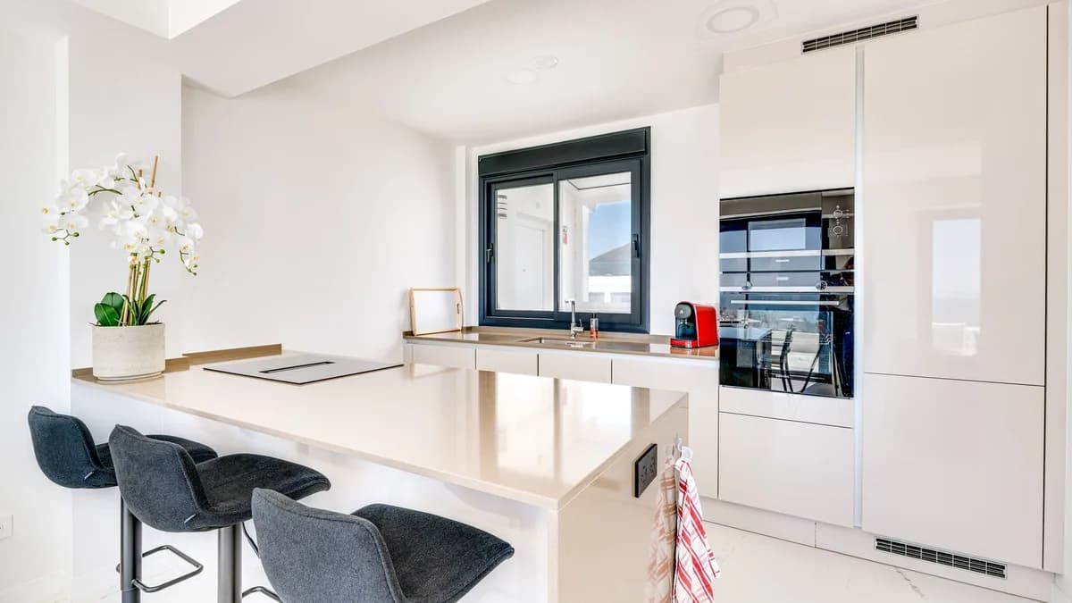 2 Bedroom Penthouse for Sale in Casares Playa, Málaga - Image 6