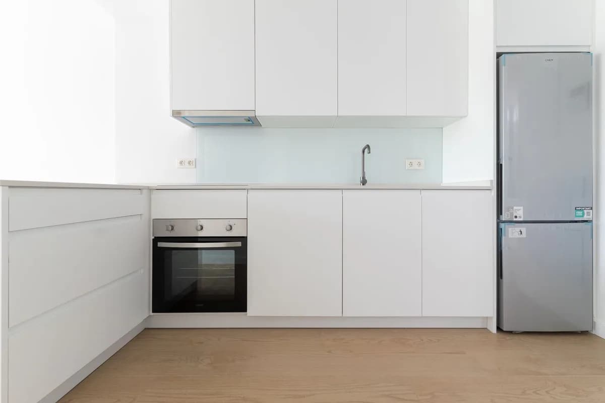 2 Bedroom Middle Floor Apartment for Sale in Fuengirola, Málaga - Image 7