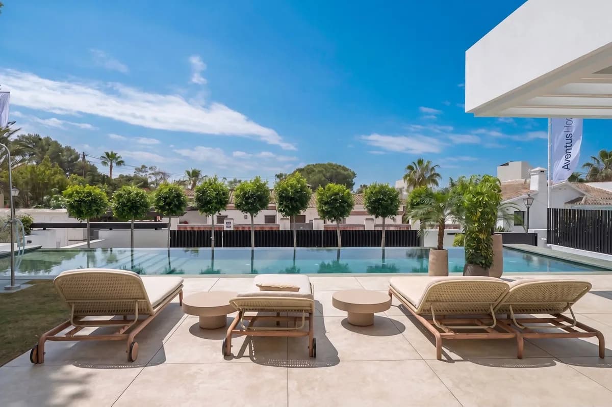 6 Bedroom Detached Villa for Sale in Marbesa, Málaga - Image 6
