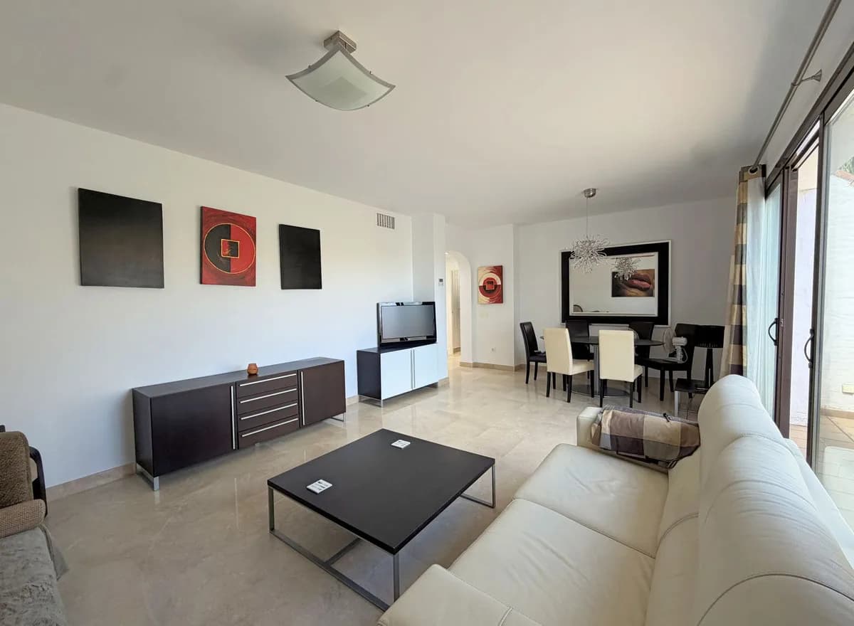 2 Bedroom Penthouse for Sale in La Duquesa, Málaga - Image 9