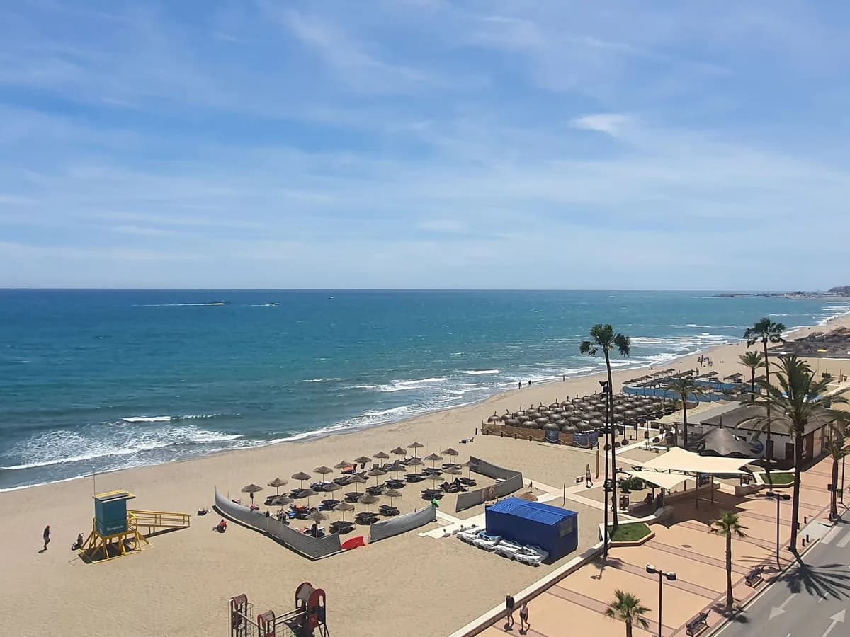 3 Bedroom Middle Floor Apartment for Sale in Fuengirola, Málaga
