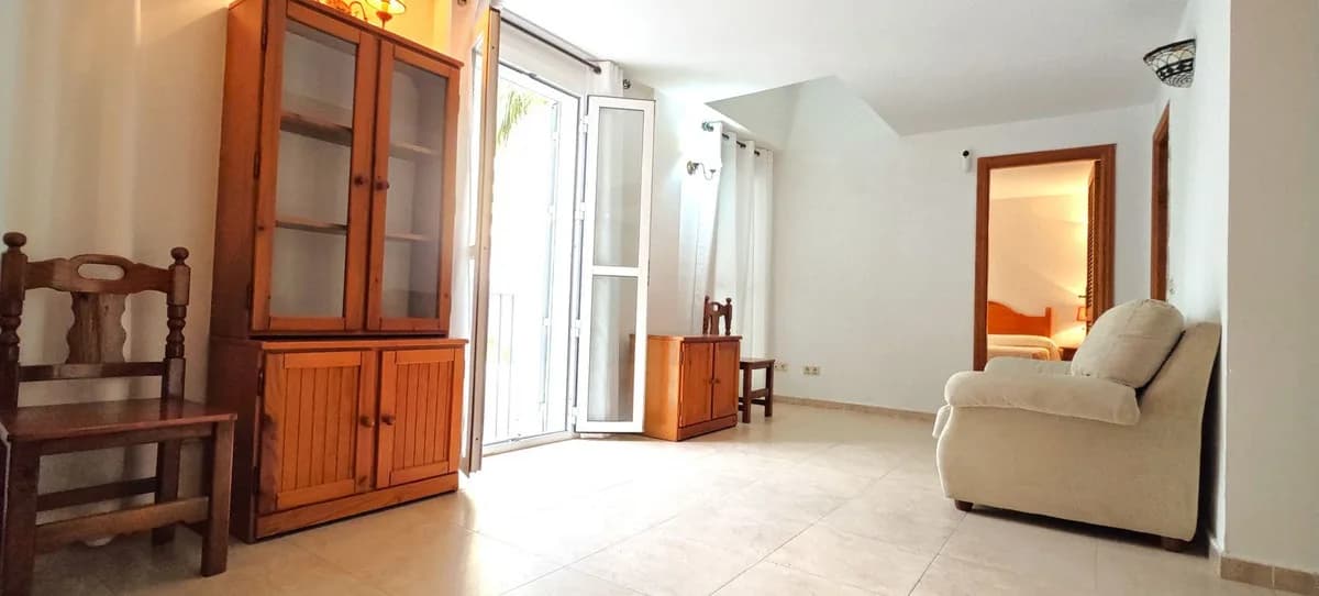 2 Bedroom Ground Floor Apartment for Sale in Benalmadena Costa, Málaga - Image 4