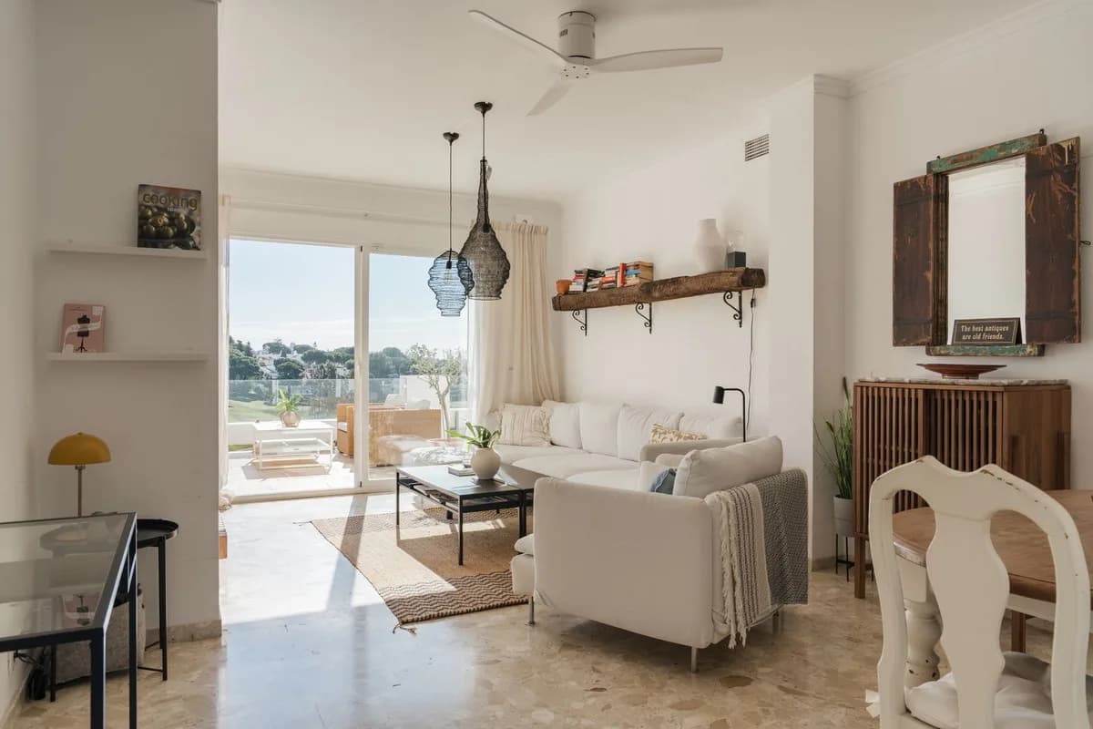 2 Bedroom Penthouse for Sale in Nueva Andalucía, Málaga - Image 5