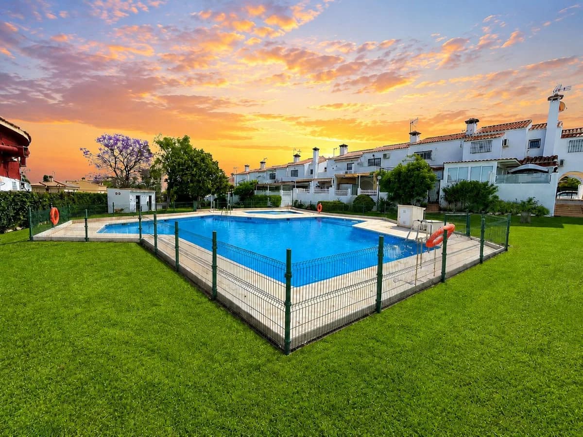 3 Bedroom Townhouse for Sale in Alhaurín de la Torre, Málaga - Image 5