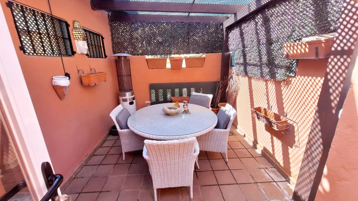2 Bedroom Penthouse for Sale in La Duquesa, Málaga - Image 9