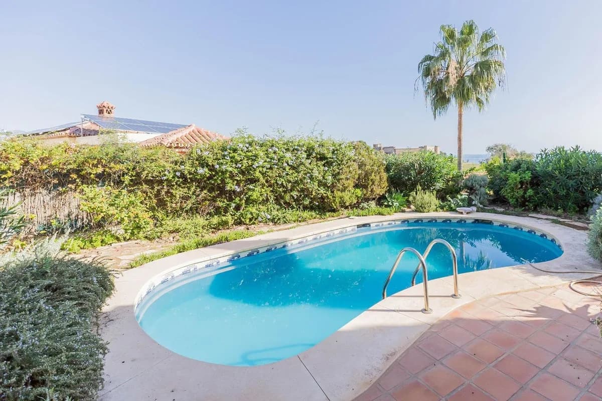 3 Bedroom Detached Villa for Sale in Fuengirola, Málaga - Image 5
