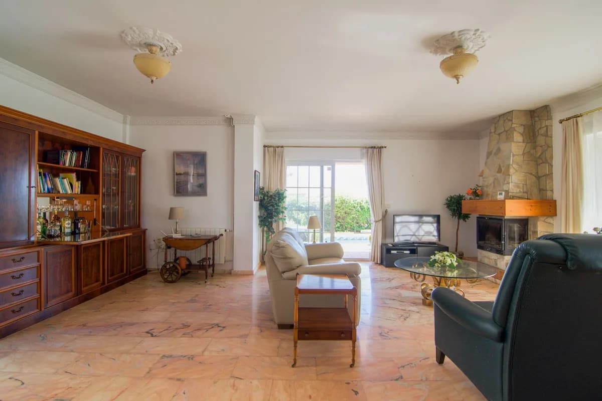3 Bedroom Detached Villa for Sale in Fuengirola, Málaga - Image 8