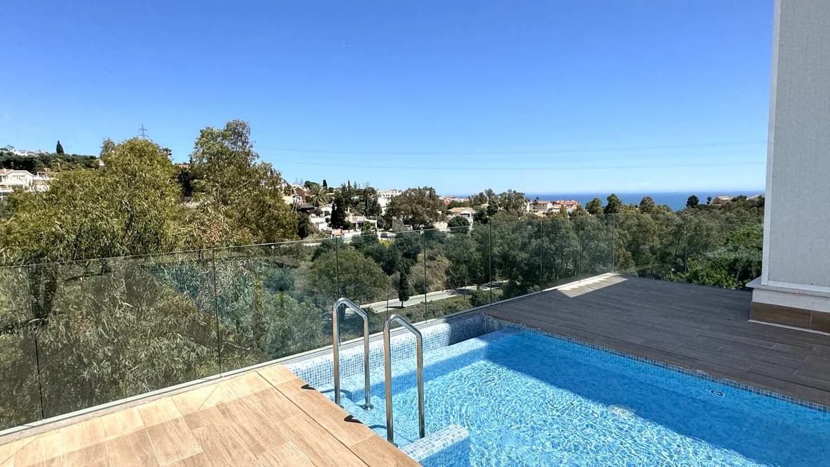 3 Bedroom Ground Floor Apartment for Sale in Fuengirola, Málaga