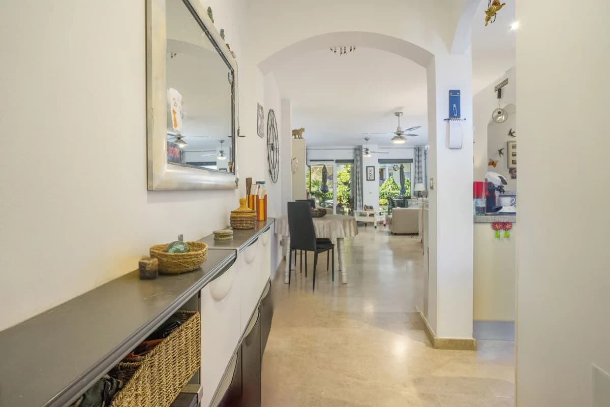 2 Bedroom Ground Floor Apartment for Sale in Mijas Costa, Málaga - Image 2