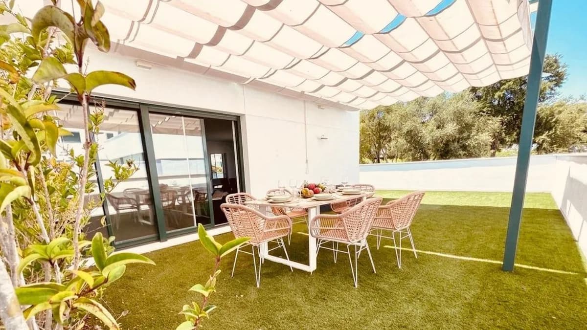 5 Bedroom Middle Floor Apartment for Sale in Sotogrande, Cádiz