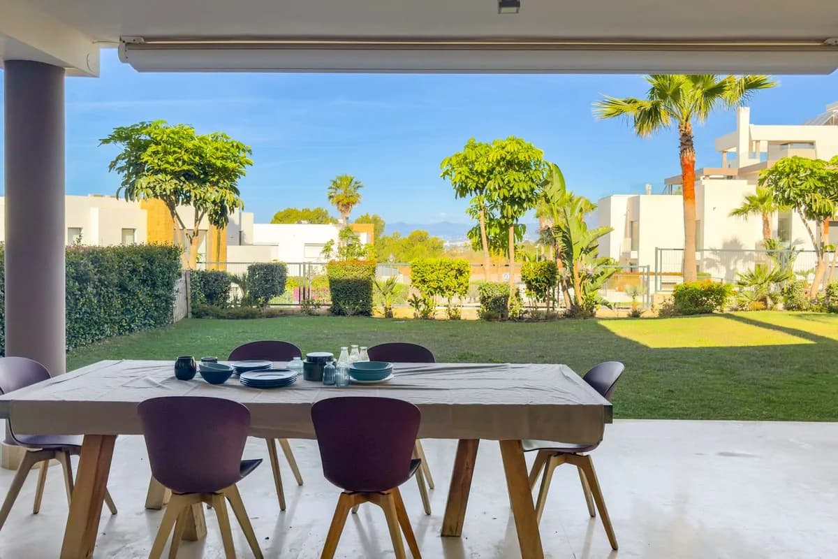 3 Bedroom Ground Floor Apartment for Sale in Cabopino, Málaga - Image 4