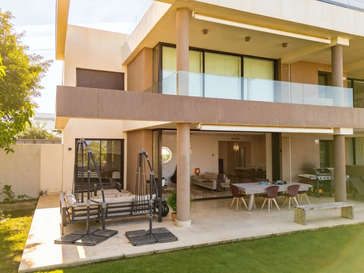 3 Bedroom Ground Floor Apartment for Sale in Cabopino, Málaga - Image 5