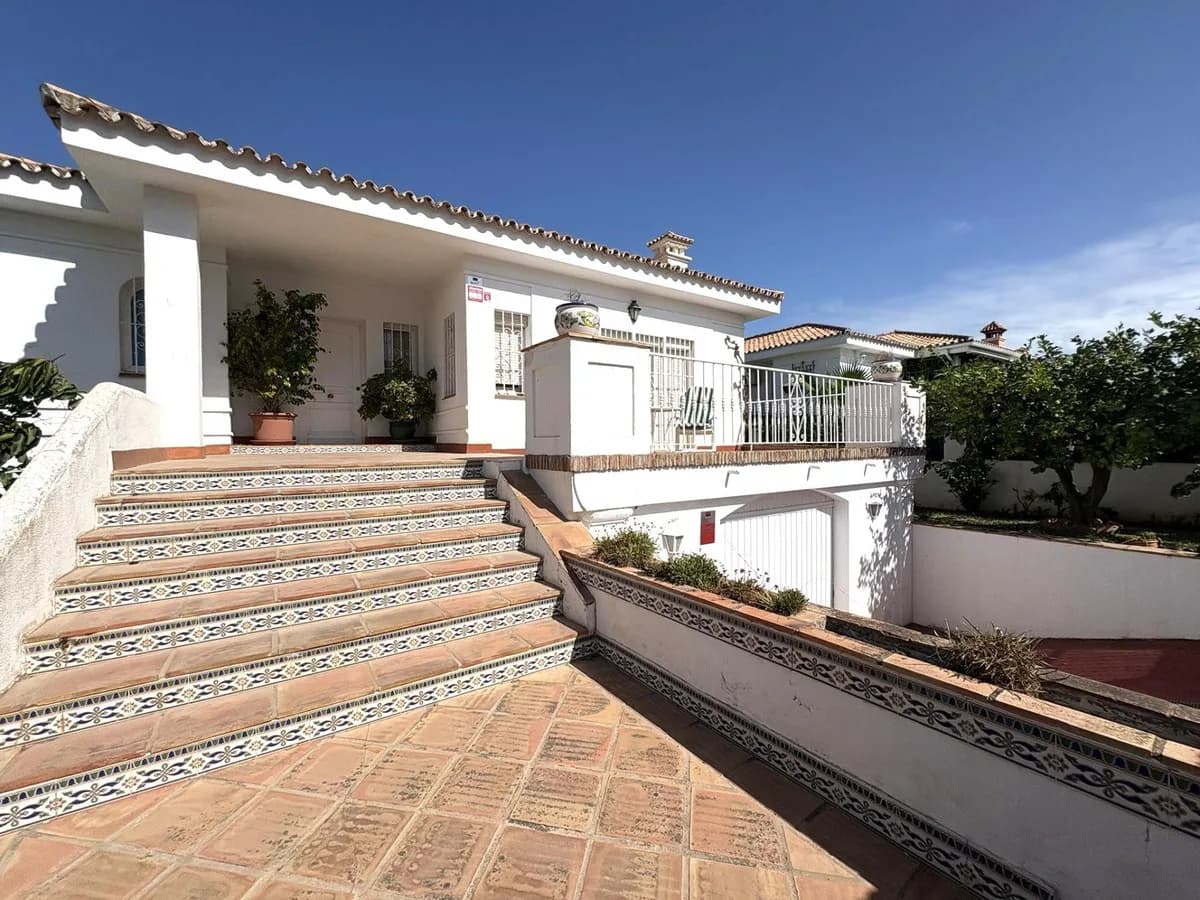 4 Bedroom Detached Villa for Sale in Alhaurín de la Torre, Málaga