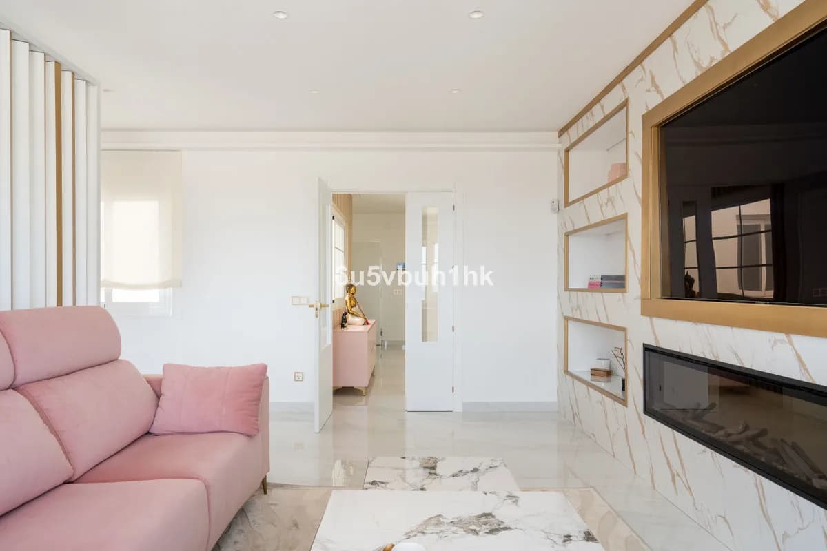 4 Bedroom Semi-Detached House for Sale in La Mairena, Málaga - Image 6