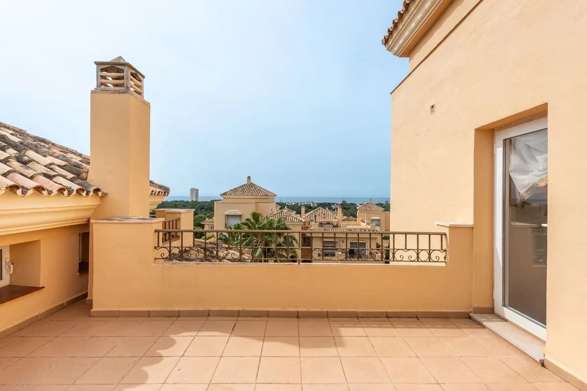 4 Bedroom Penthouse Duplex for Sale in Elviria, Málaga - Image 2
