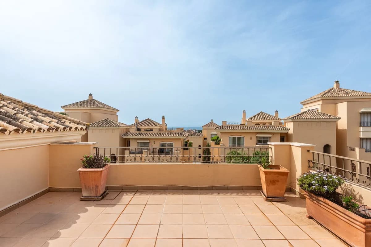4 Bedroom Penthouse Duplex for Sale in Elviria, Málaga - Image 6