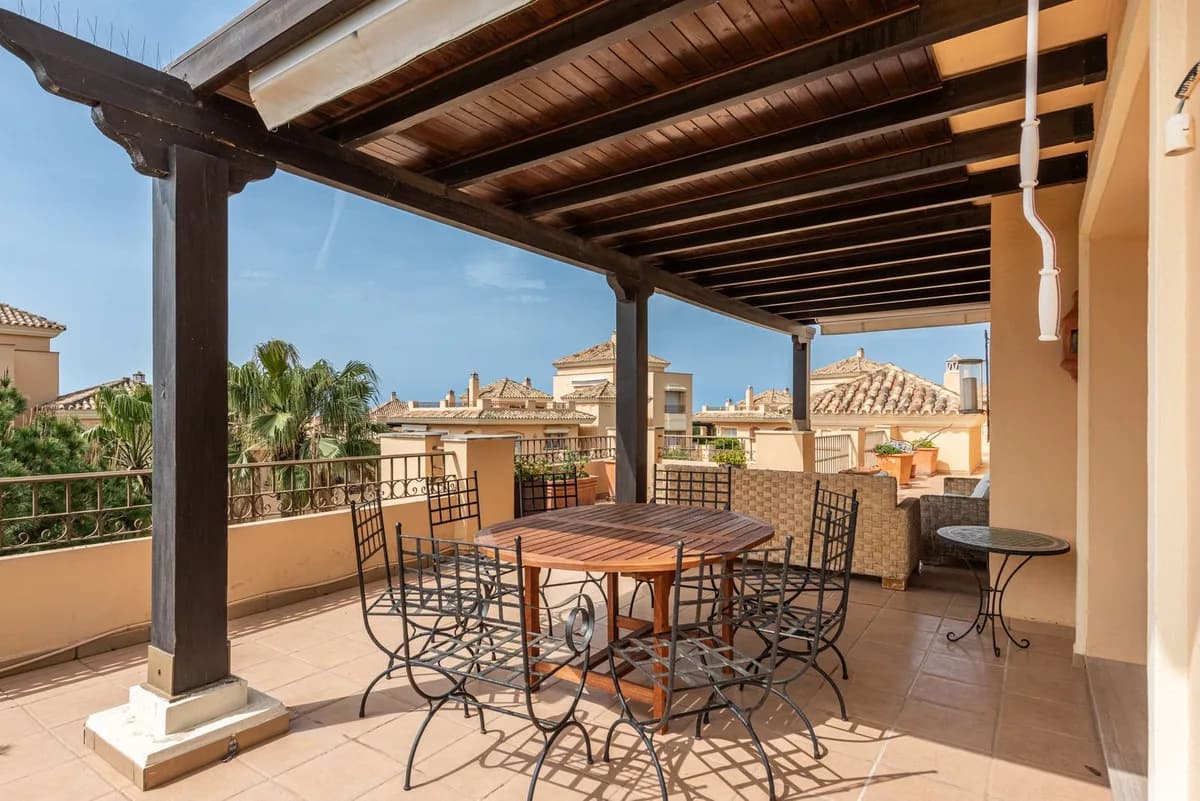 4 Bedroom Penthouse Duplex for Sale in Elviria, Málaga - Image 7