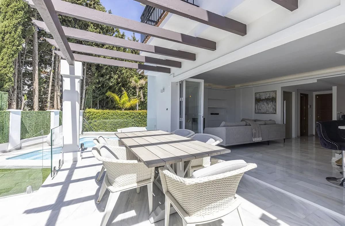 5 Bedroom Detached Villa for Sale in Estepona, Málaga - Image 8