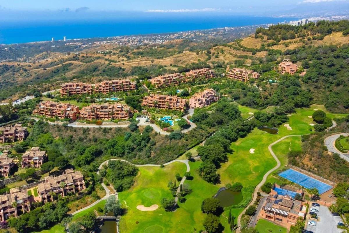 3 Bedroom Ground Floor Apartment for Sale in La Mairena, Málaga - Image 7