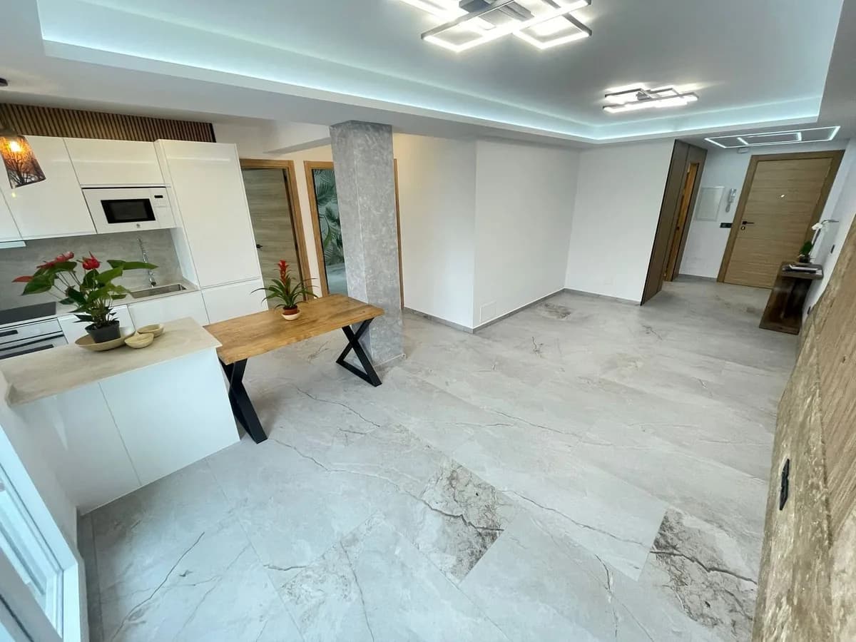 3 Bedroom Top Floor Apartment for Sale in Estepona, Málaga
